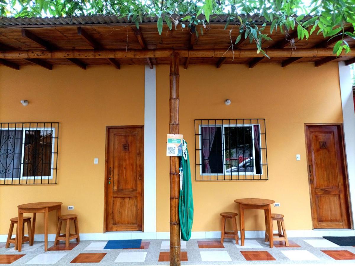 Hotel La Casa De Lili Olón Esterno foto